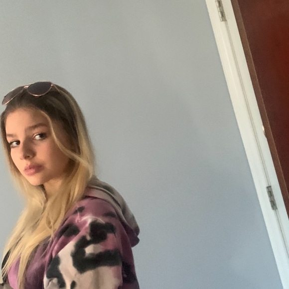 Meet your Posher, Alana - Picture 1 of 1